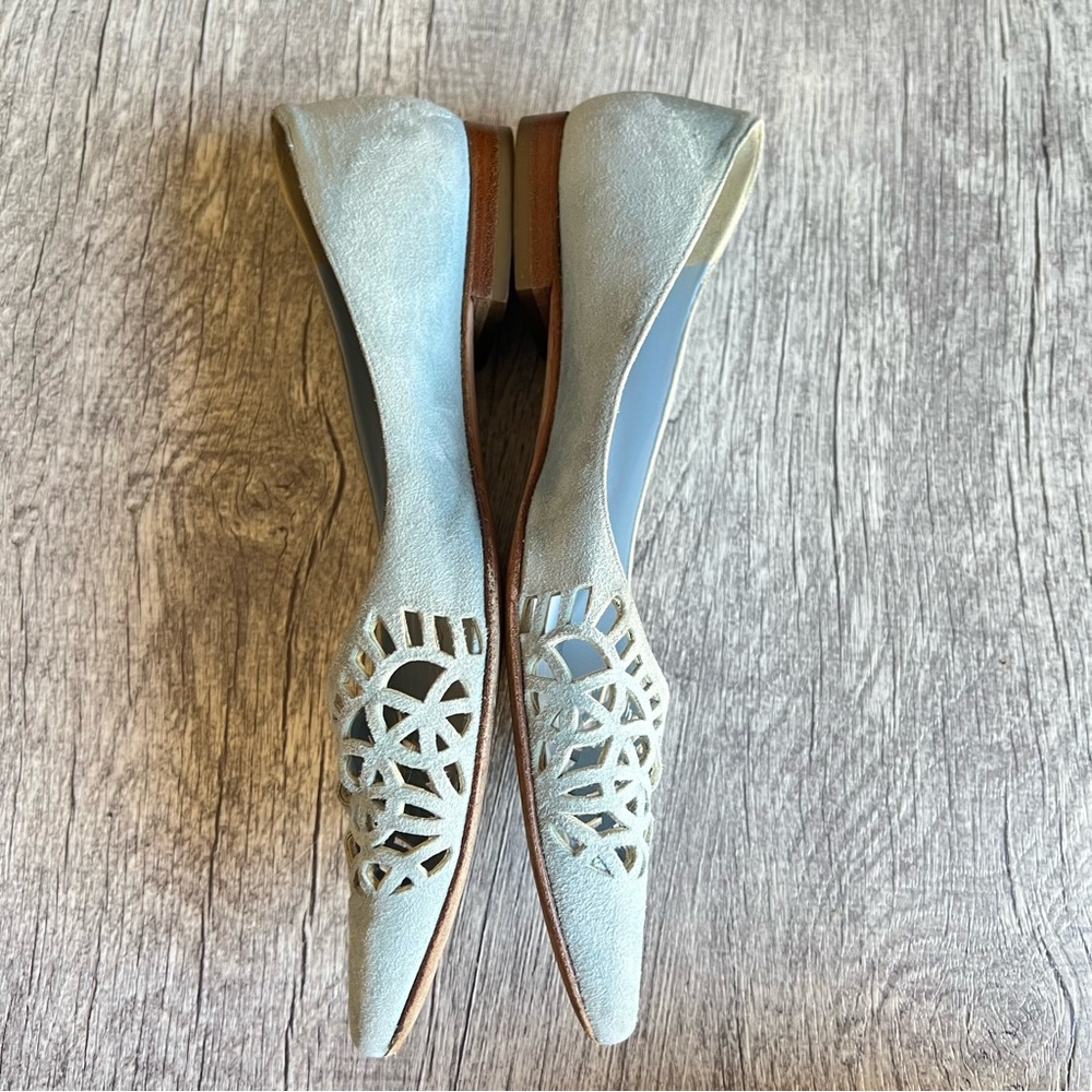Manolo Blahnik Baby Blue Suede Round Toe Size 38 Cut Out Flats - Picture 3 of 8